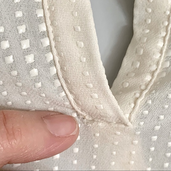 L’AGENCE 100% Silk Creme Ivory Sleeveless Blouse - Picture 13 of 14